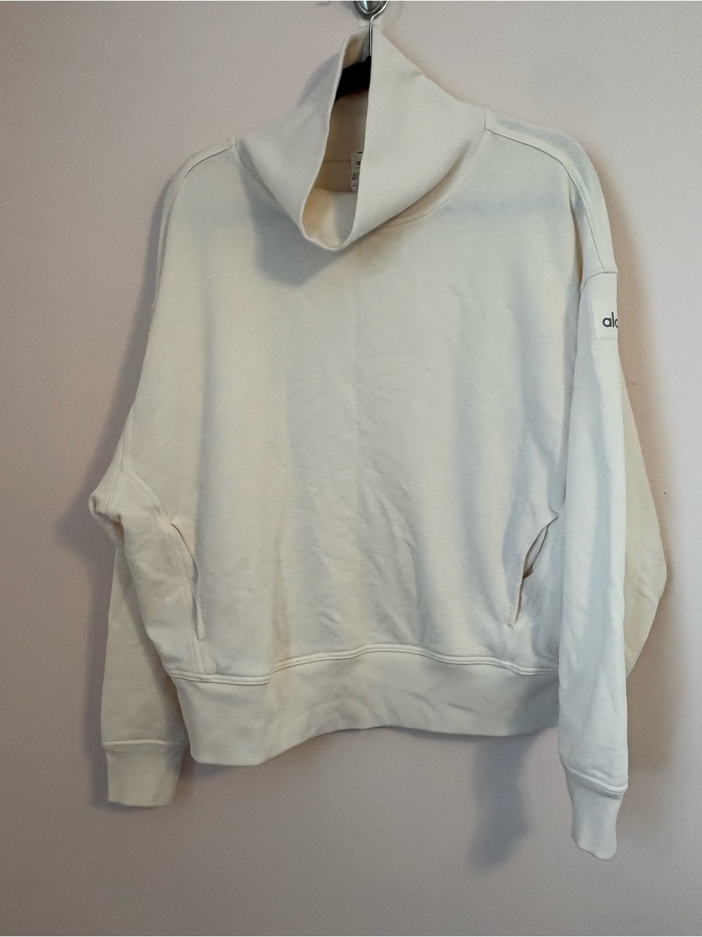 ALO Yoga Cream Turtleneck Sweatshirt, size small